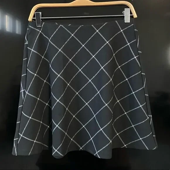 NWT LOFT Soft Knit Windowpane Plaid Flippy Skirt, Size SP - Picture 2 of 6